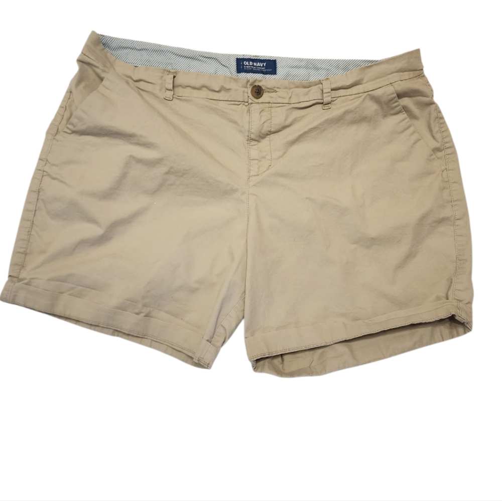 Old Navy🩳 Everyday short Khaki shorts size14